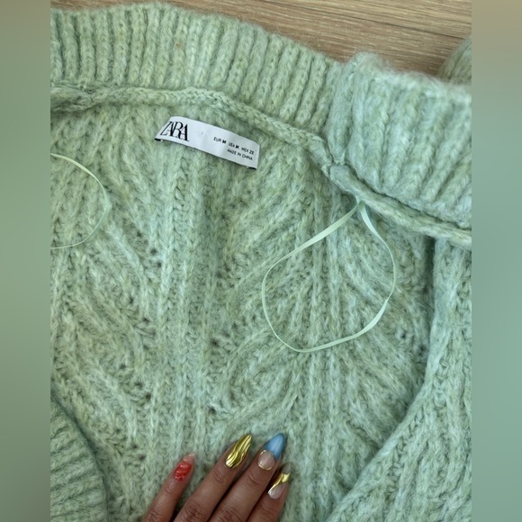 Zara Ruffled Knitted Vest - Picture 4 of 5